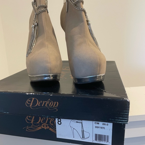 NWT Dereon ankle boots. Women’s 8. - Picture 2 of 7